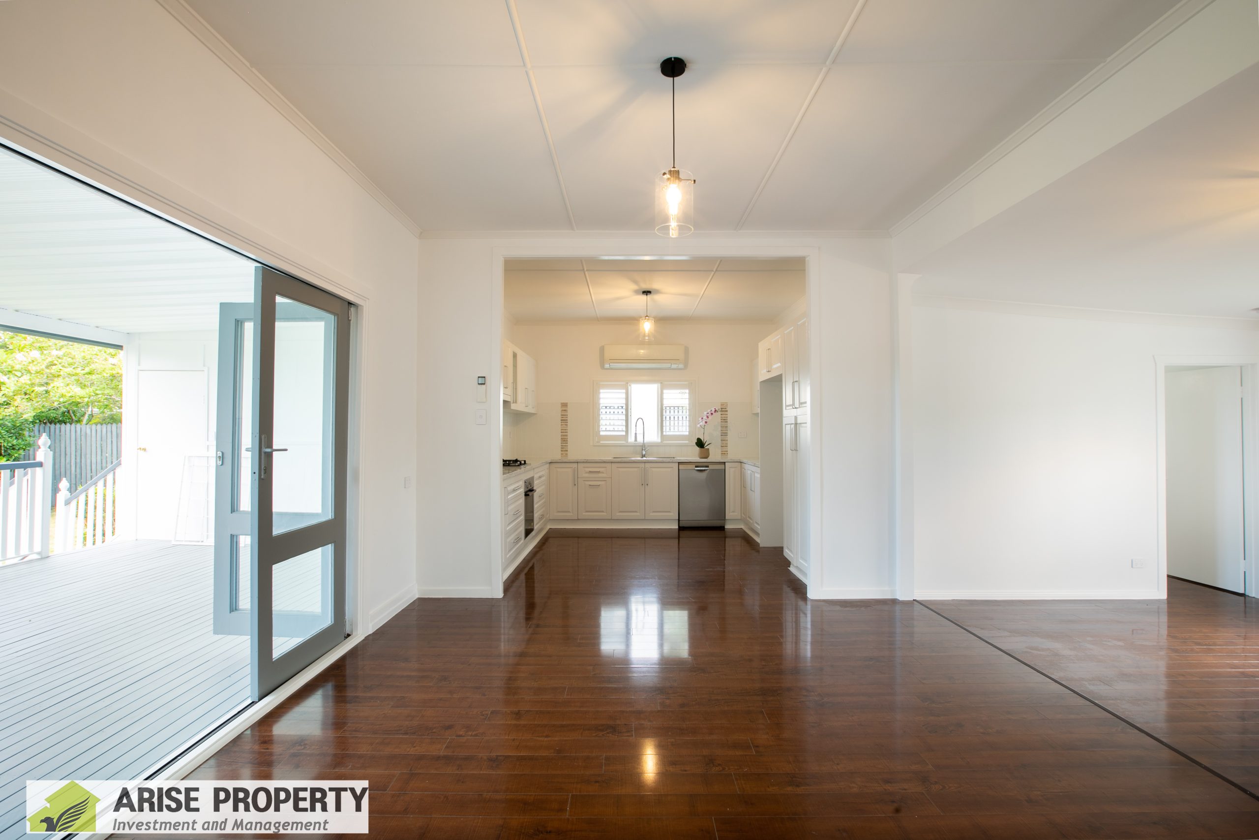 030A7703-HDR deck kitchen and lounge