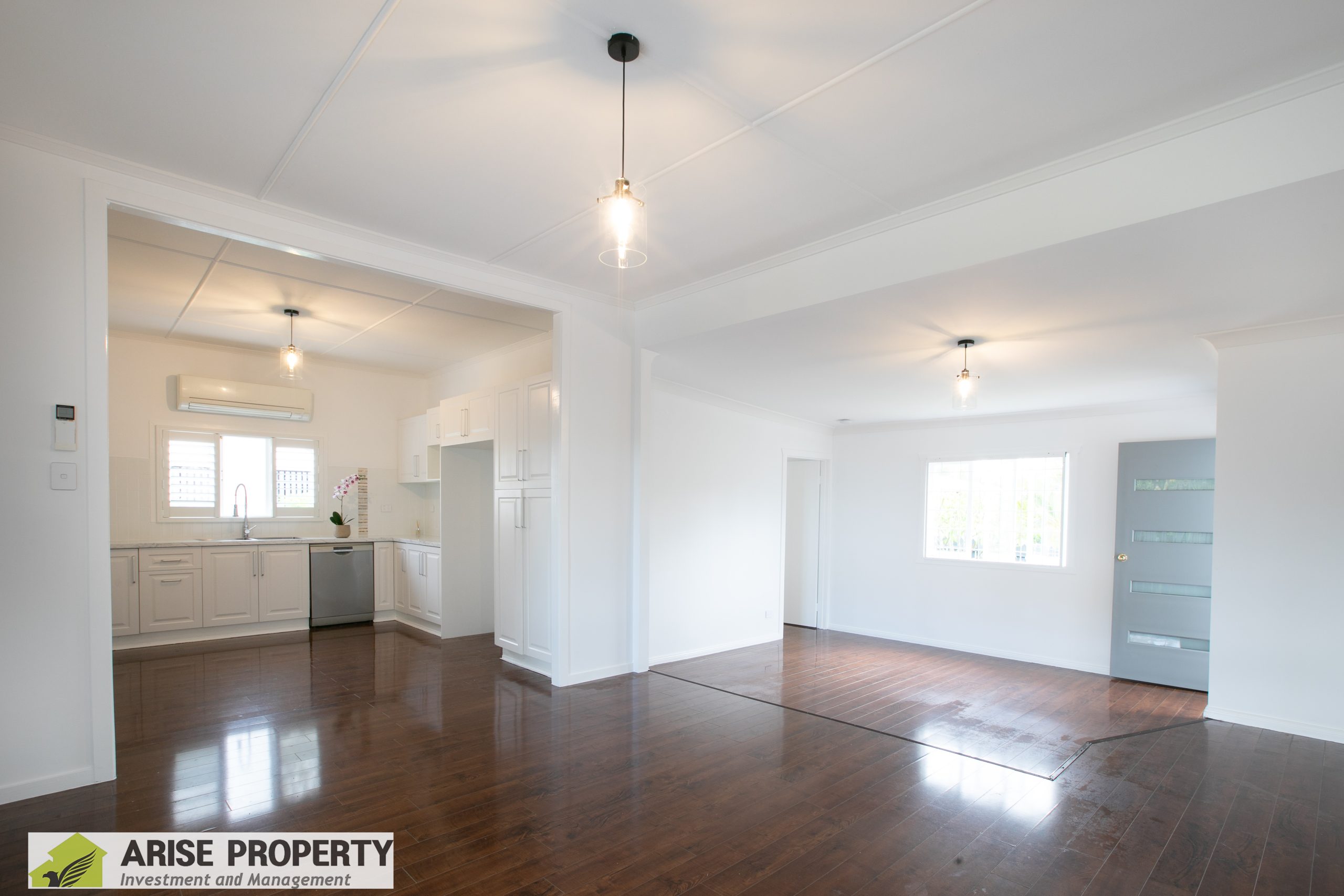 030A7707 kitchen and lounge