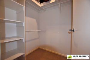 DSC_0632 walkin wardrobe